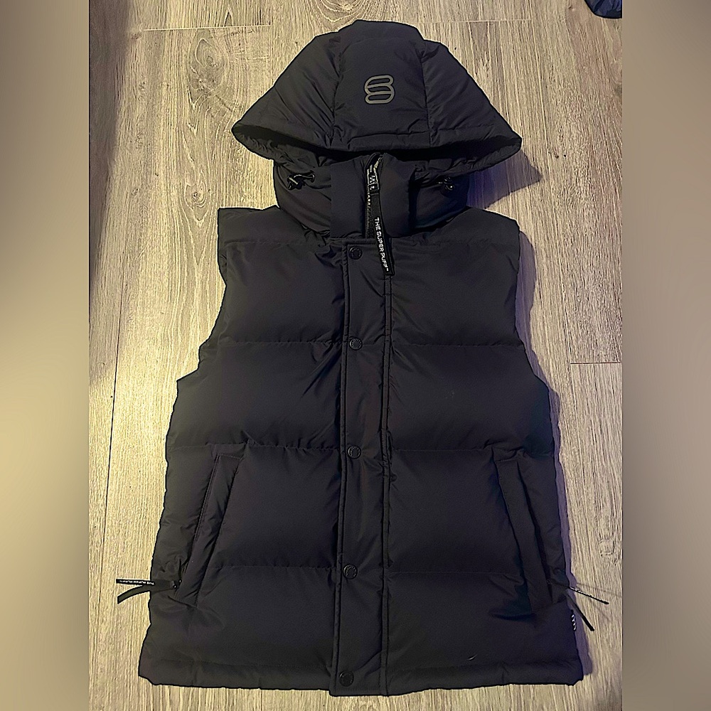 Women’s Black Aritzia Puffer Vest - XS